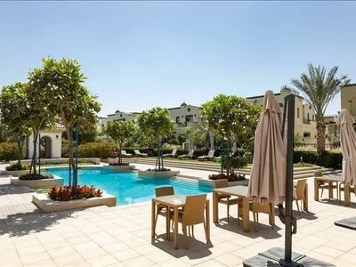 Complejo residencial Mushrif Village — gated residence by Select Group with swimming pools, gardens and a club in Mirdif, Dubai