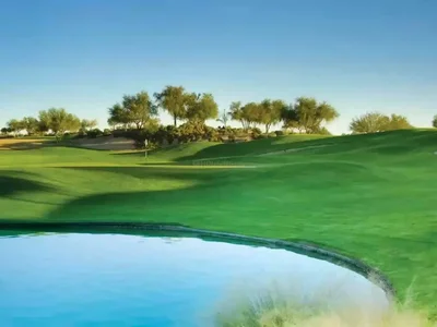 Complejo residencial Aquilegia villa complex with water attractions and playgrounds, in the quiet and peaceful area of Damac Hills 2, Dubai, UAE