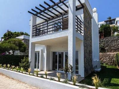 Willa Three bedroom villa with direct sea views in Gundogan area.