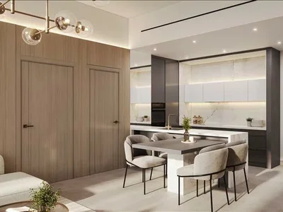 Complejo residencial New complex of furnished apartments Fairway Residences with swimming pools and views of the golf course, Dubai Sports City, Dubai, UAE