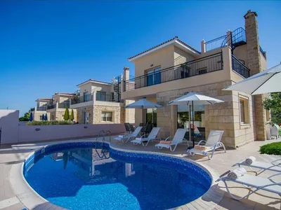 Zespół mieszkaniowy Gated complex of villas with swimming pools and panoramic views in a prestigious area, Polis, Cyprus