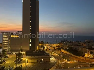 Жилой квартал Avec terrasse bel appartement bien agence bon emplacement dans un bel immeuble grand proche de la mer spacieux vue sur la mer