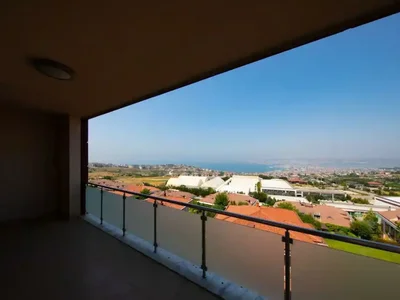 Zespół mieszkaniowy Apartments with terraces in a residence with swimming pools, in a prestigious area, Istanbul, Turkey