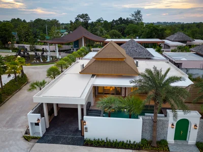 Villa Gold Chariot