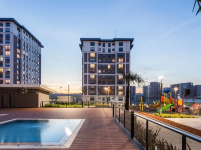 Zespół mieszkaniowy Residential complex with swimming pools and sports grounds, near the city center, Istanbul, Turkey