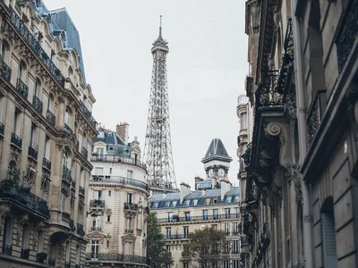 Стоимость «средней» квартиры в Париже — от €12,000 за «квадрат», но государство помогает покупателю новостроек. Риэлтор рассказал о «непадающем» французском рынке