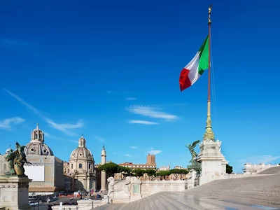 В Италии — на законных основаниях: варианты легализации, временные рамки оформления ВНЖ, ПМЖ, гражданства