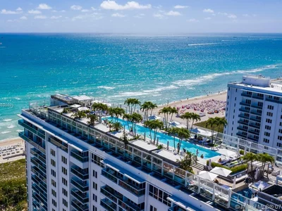 Miami as expected. An oceanfront apartment for sale for more than € 3,000,000