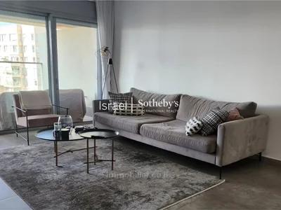Жилой квартал Charmant mini penthouse au nord de tel aviv