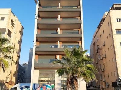 Quartier résidentiel Avec terrasse, dans un bel immeuble, au centre, bon emplacement, proche de la mer, vue sur la mer, neuf, bel appartement, magnifique