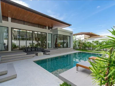 Complexe résidentiel New complex of villas with swimming pools close to beaches, Krabi, Thailand