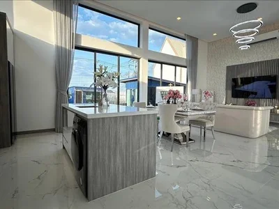 Residential complex New complex of villas with swimming pools in a sought-after area, close to an international school, Pattaya, Phuket