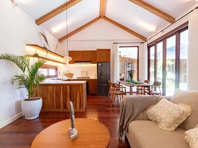 Zespół mieszkaniowy Complex of furnished villas with swimming pool, 10 minutes away from Sanur Beach, Bali, Indonesia