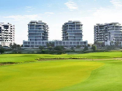 Wohnanlage Golf Town residential complex with golf course, tennis courts and swimming pool, DAMAC Hills, Dubai, UAE