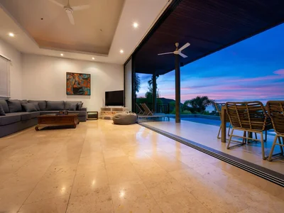 Complexe résidentiel Complex of furnished villas with swimming pools close to Lamai Beach, Samui, Thailand
