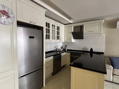 Complexe résidentiel Furnished 1+1 apartment in Toprak Palace complex on the seafront.