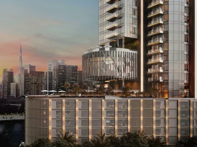 Wohnanlage New high-rise residence One River Point with swimming pools on the canal front, close to Burj Khalifa, Business Bay, Dubai, UAE