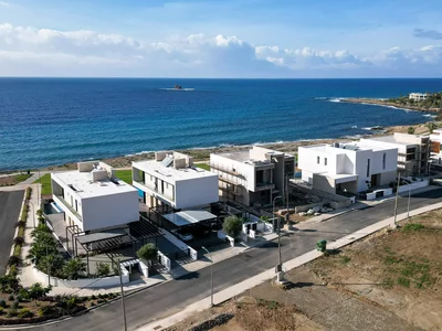 Villa 3 bedroom beachfront villa for sale in Paphos | Taysmond waterfront real estate in Cyprus