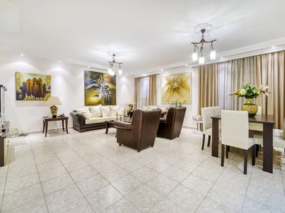 Zespół mieszkaniowy Luxurious penthouse with a large private terrace
