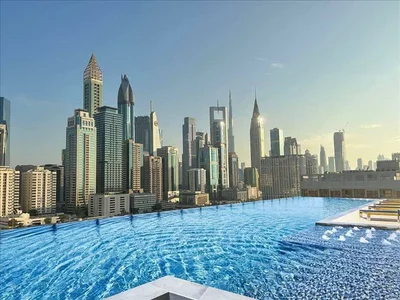 Complexe résidentiel New residence Grandala with a swimming pool and a club in Al Satwa area, in the heart of Dubai, UAE