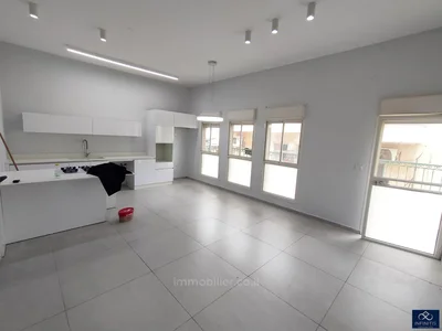 Жилой квартал Avec terrasse dans un bel immeuble bon emplacement spacieux bel appartement magnifique renove