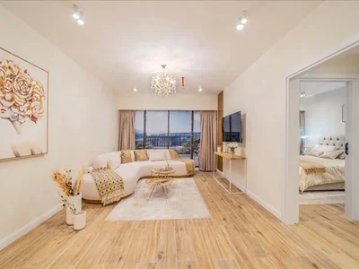 Complexe résidentiel New Lucky Royale Residence with swimming pools, co-working areas and a garden, JVC, Dubai, UAE