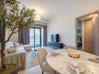 Complejo residencial SOL BAY Residence with a swimming pool and a view of Burj Khalifa, Business Bay, Dubai, UAE