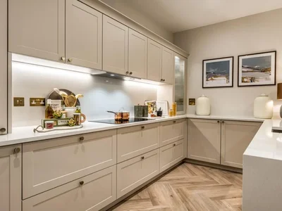 Wohngebäude Spacious 2-Bedroom Apartment with Park Views in Sunningdale, Berkshire