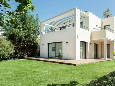 Villa 5 komnat radom s centrom Kann