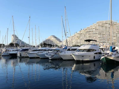 Zespół mieszkaniowy Luxury residential complex with a rooftop pool, a parking and panoramic views, Villeneuve-Loubet, Côte d'Azur, France