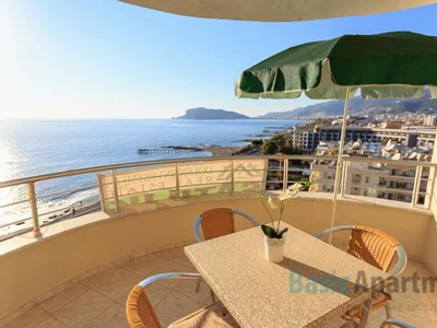 Dzielnica mieszkaniowa Seafront apartment with panoramic views in Tosmur Alanya