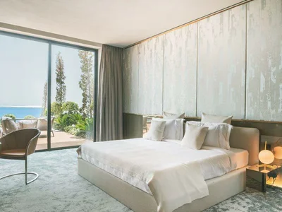 Complejo residencial Portofino Hotel — luxury beachfront residence by Kleindienst in the area of The World Islands, Dubai