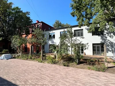 Commerce Artilērijas 65