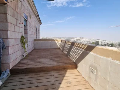 Dzielnica mieszkaniowa Penthouse for rent with an amazing view of the temple mount in the heart of the arnona neighborhood in jerusalem