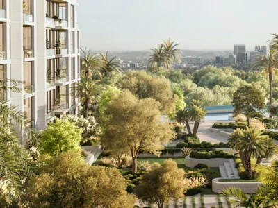Complexe résidentiel Residential complex Terrazzo with swimming pools and sports grounds, surrounded by green areas, JVC, Dubai, UAE