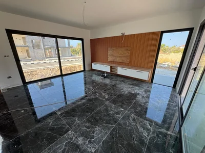  Pueblo de cabañas ¡Súper inversión! ¡Villa 4+1 a solo 50 metros del mar!