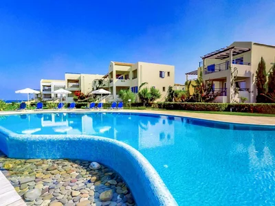 Zespół mieszkaniowy Townhouses in a beachfront residence, Chania, Greece
