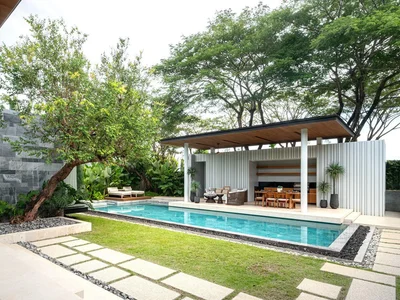 Complexe résidentiel New complex of villas with a central park, a clubhouse and a mini golf course, Phuket, Thailand