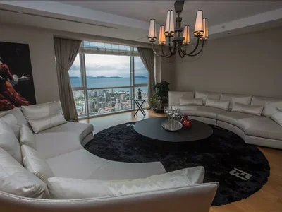 Residential complex High-rise residence with large green areas, swimming pools and a spa, Istanbul, Turkey