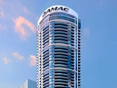 Wohnanlage Harbour Lights — luxury high-rise waterfront residence by DAMAC with a private beach and a swimming pool in Dubai Maritime City