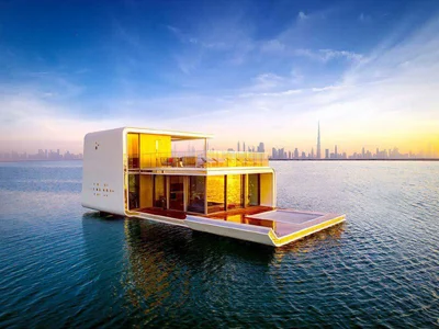 Residential complex The Floating Seahorse — floating villas by Kleindienst with underwater lower floors, lounge areas and jacuzzis in The World Islands, Dubai
