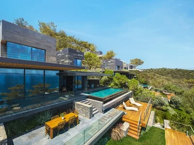 Villa An exclusive five-bedroom villa within the Kempinski Residences complex.
