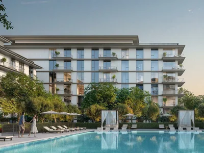 Complexe résidentiel New luxury residence Ocean Cove with a swimming pool and a promenade, Mina Rashid, Dubai, UAE