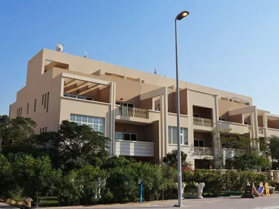 Complexe résidentiel Complex of townhouses Mulberry Park with a swimming pool and a gym, JVC, Dubai, UAE