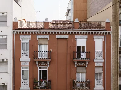 «Tardé en recuperar mi apartamento casi 3 años». Cómo los okupas en España se apoderan de las casas: comentario de un abogado e historia real