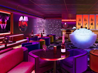 Complexe résidentiel Residential complex with its own beach, restaurants and party clubs, The World Islands, Dubai, UAE