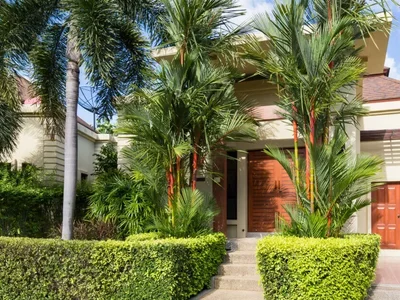 Villa Nai Harn Baan Bua Pattama
