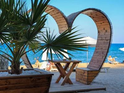 Apart - hotel Byala Sun Residence sovremennyj ziloj kompleks u mora v kurortnom gorode Bala