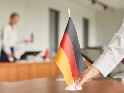 A major reform of immigration rules. It will become easier to get permanent residence in Germany