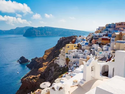 El gobierno de Grecia ha anunciado la apertura de sus fronteras a los turistas con condiciones especiales